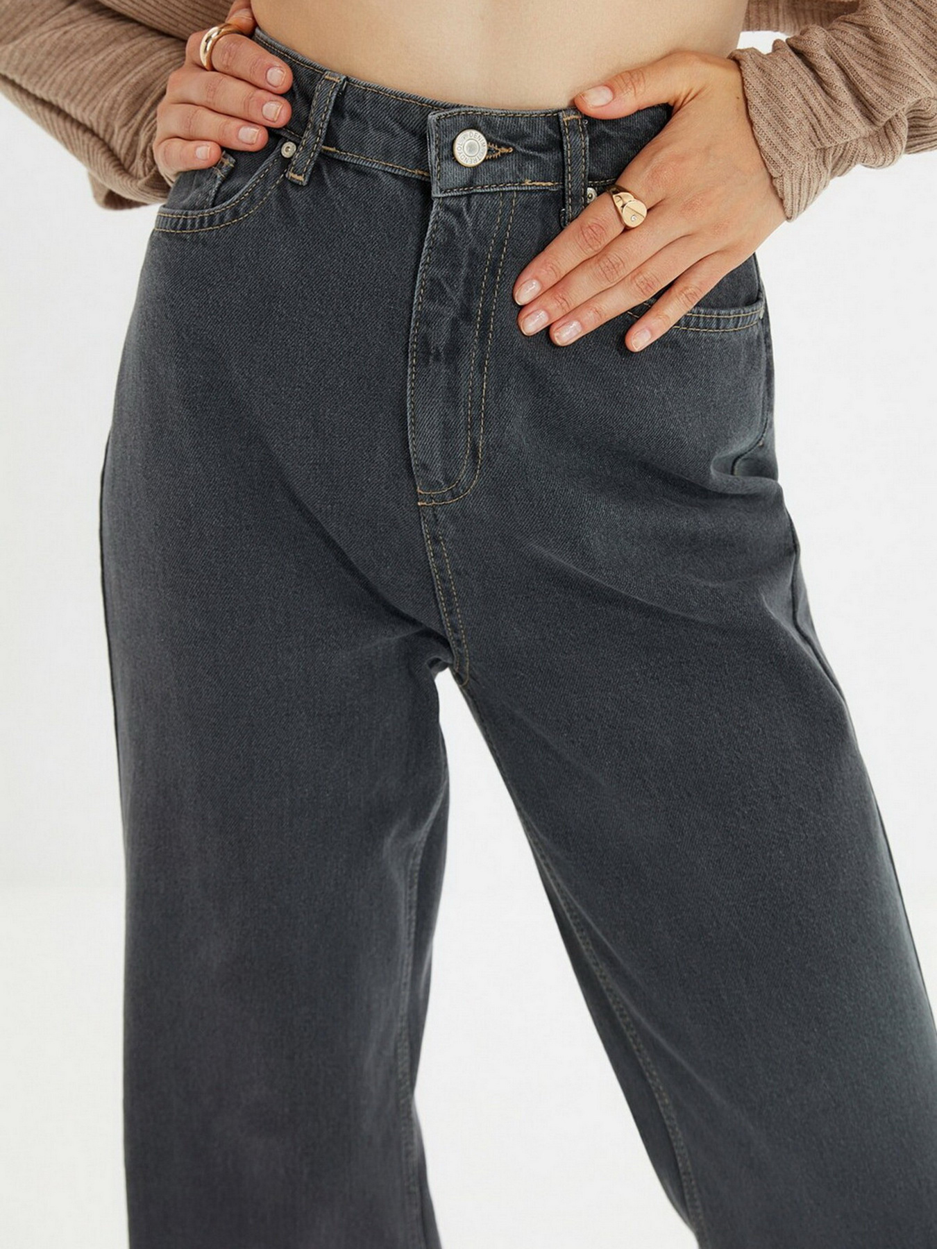 Джинсы мом Trendyol Mom модель TWOAW22JE0264/Siyah Фото