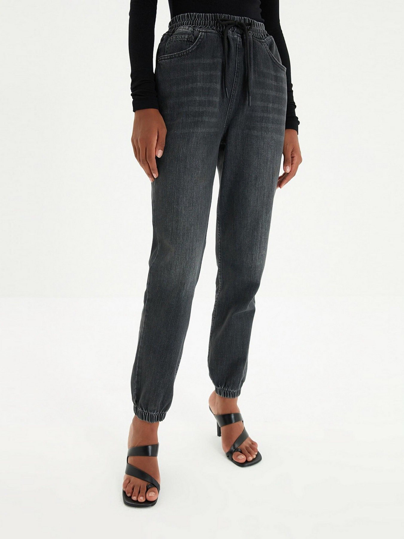 Джинсы мом Trendyol Jogger модель TWOAW22JE0296/Antrasit Фото