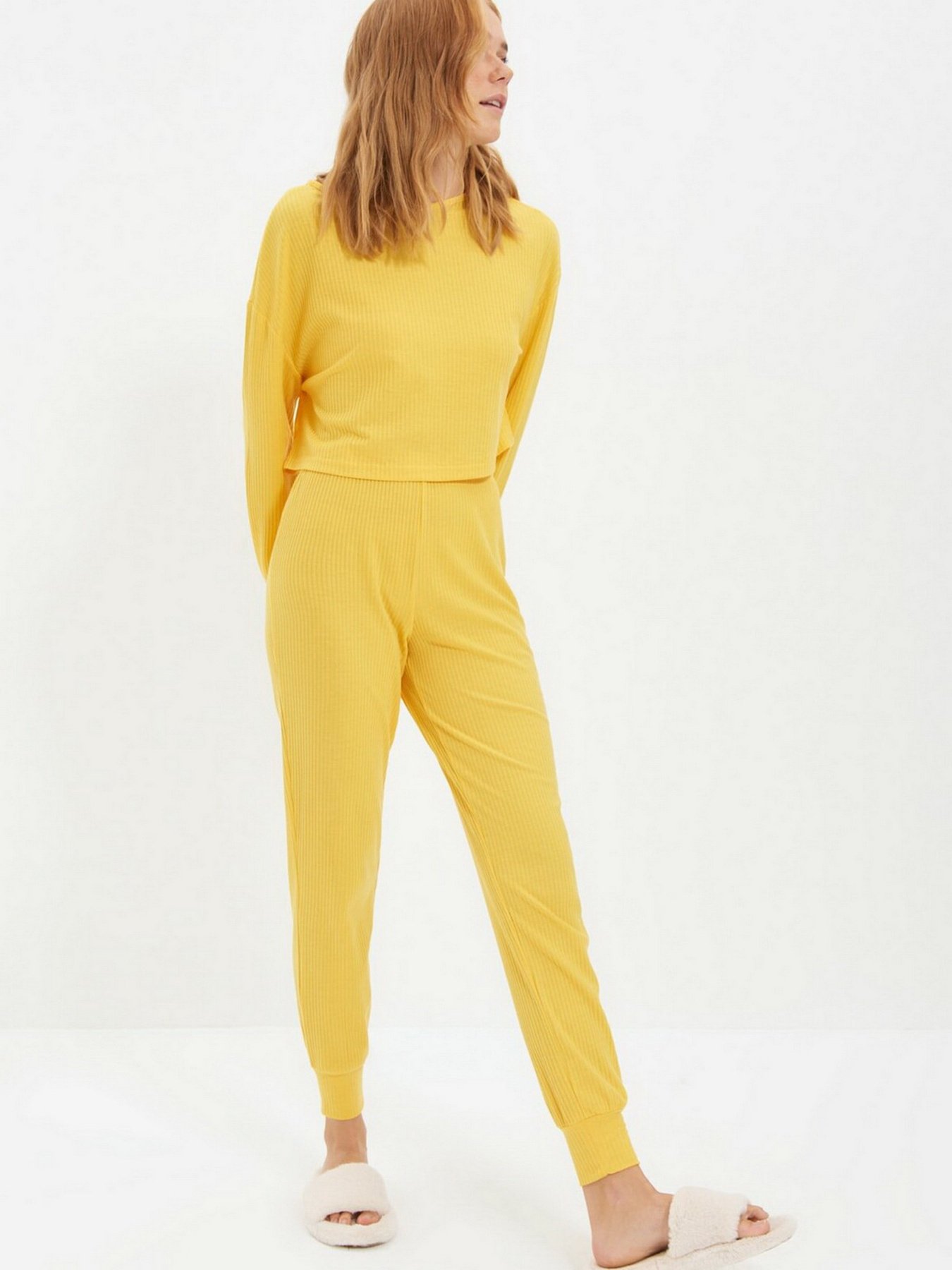 Пижама Trendyol модель THMAW21PT0682/Sari Фото