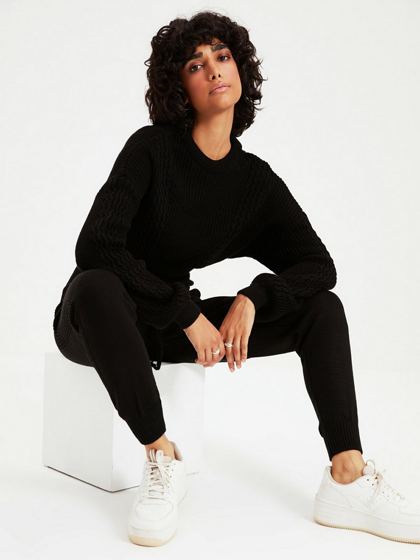 Повседневный костюм Trendyol модель TWOAW21AU0047/Siyah Повседневный костюм Trendyol модель TWOAW21AU0047/Siyah Фото