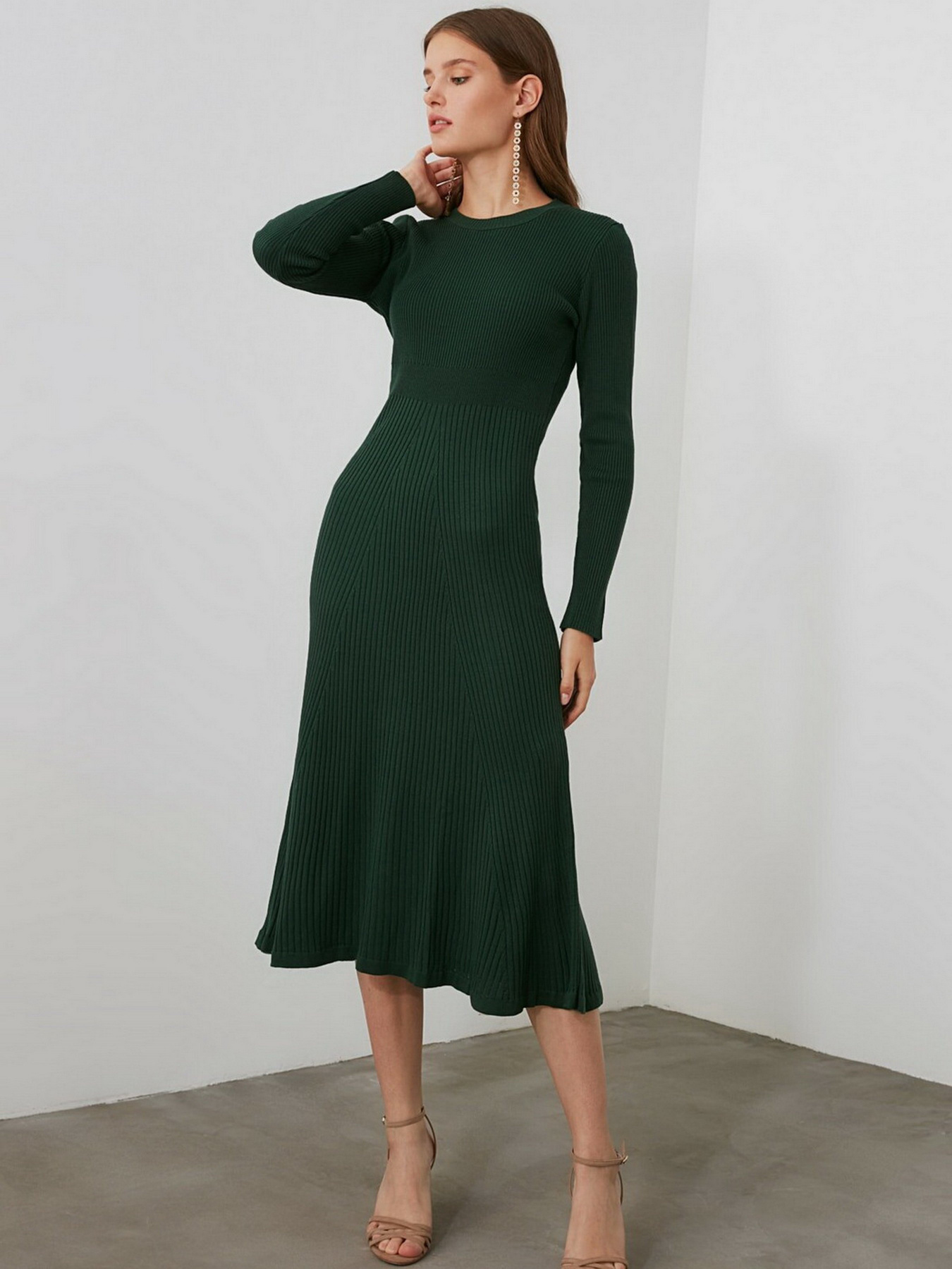 Платье миди Trendyol модель TWOAW21EL0422/Yesil Фото