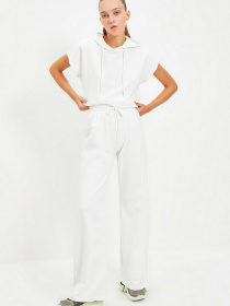 Спортивні штани Trendyol модель TWOAW22EA0053/Ekru Фото