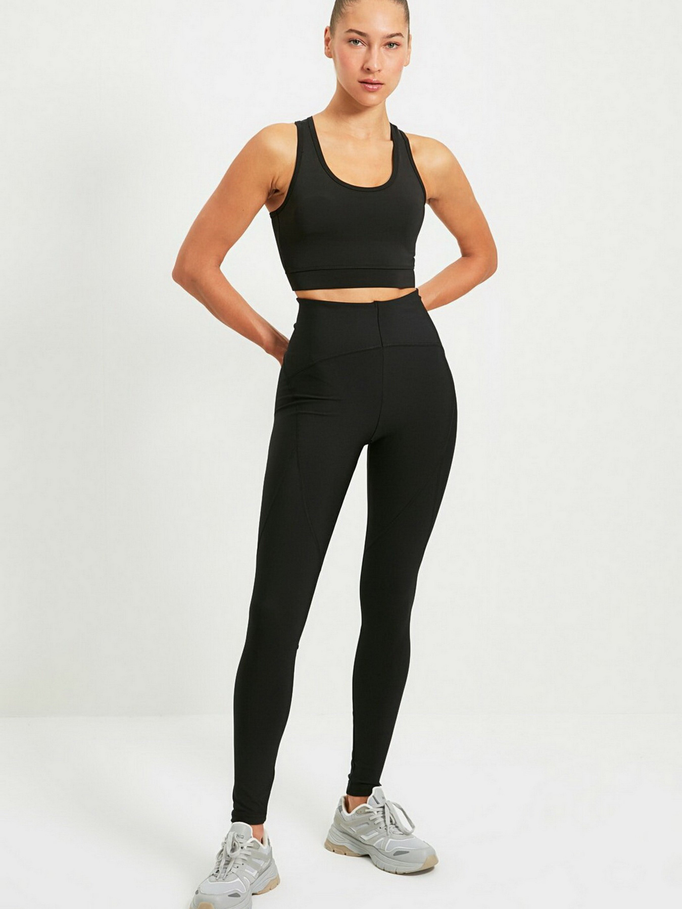 Топ Trendyol модель TWOAW22SS0014/Siyah Фото