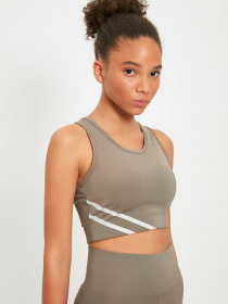 Топ Trendyol модель TWOAW22SS0016/Koyu Haki Фото