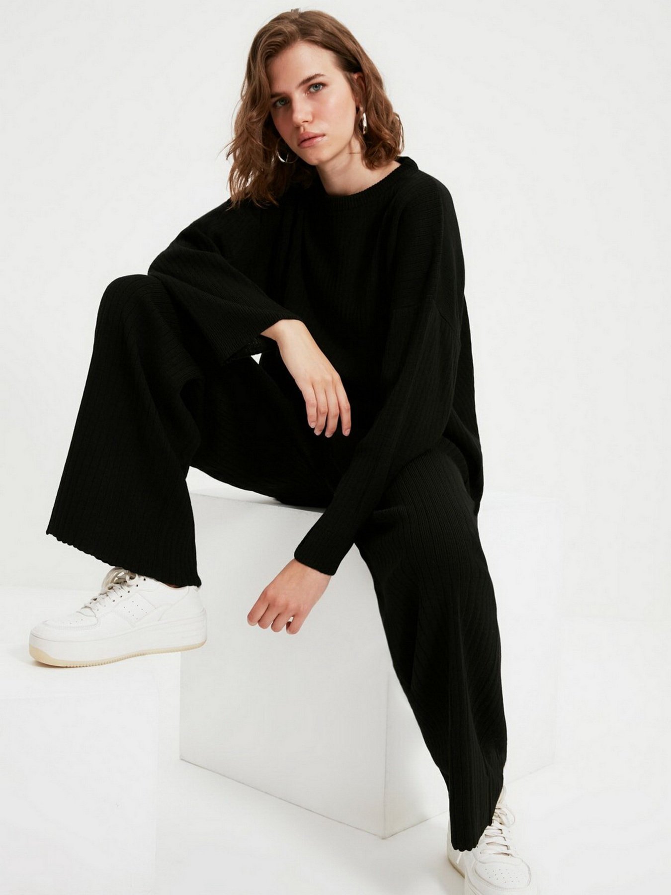 Повседневный костюм Trendyol модель TWOSS20AU0084/Siyah Повседневный костюм Trendyol модель TWOSS20AU0084/Siyah Фото