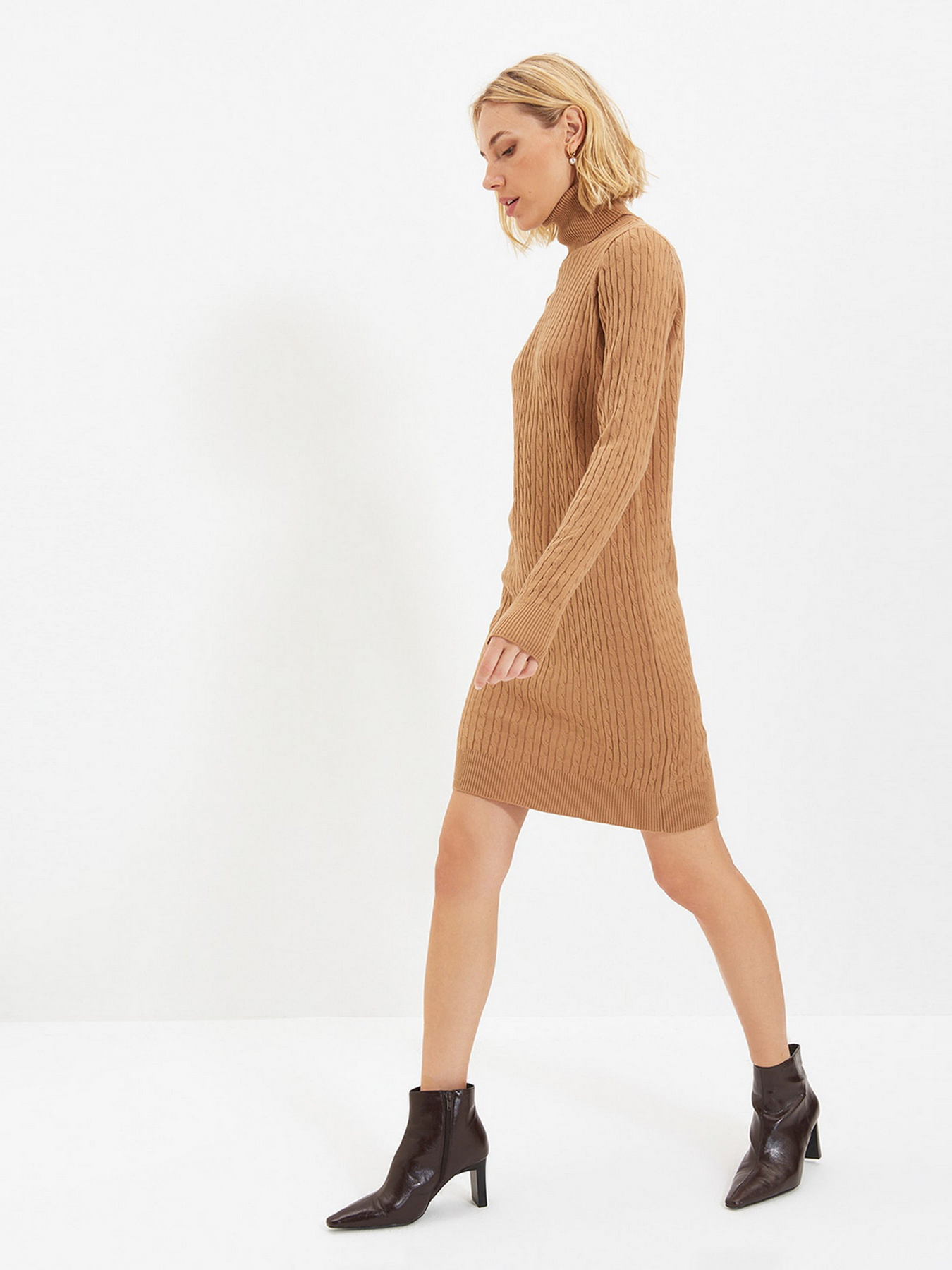 Платье мини Trendyol модель TWOAW22EL0358/Camel Фото