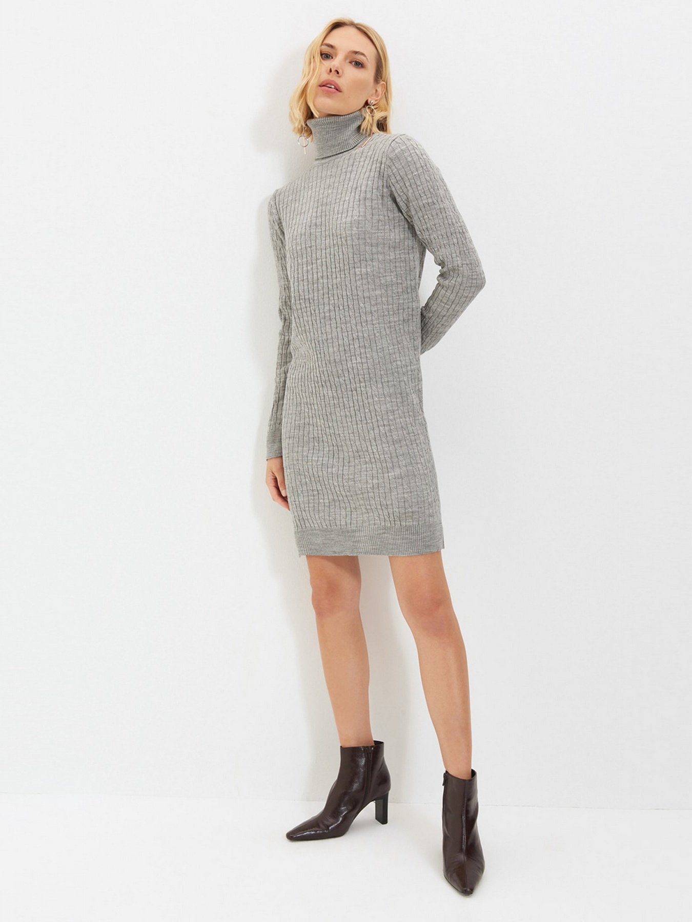 Платье мини Trendyol модель TWOAW22EL0358/Gri Фото