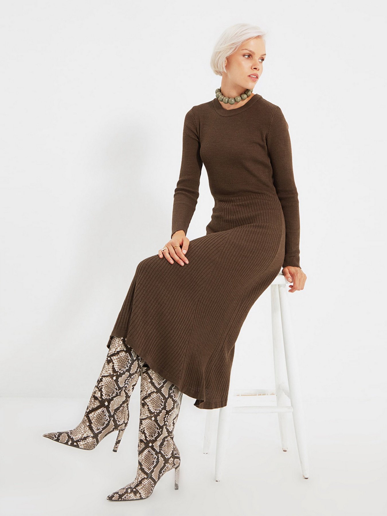 Платье миди Trendyol модель TWOAW21EL0422/Kahverengi Фото