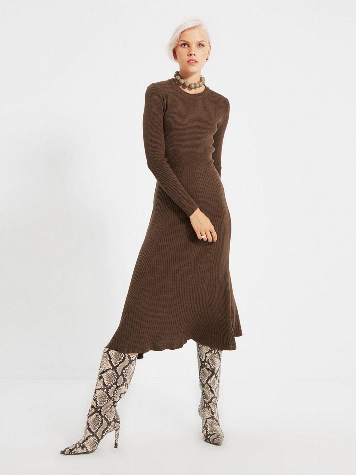 Сукня міді Trendyol модель TWOAW21EL0422/Kahverengi Фото