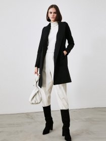 Пальто Trendyol модель TWOAW21KB0016/Siyah Фото