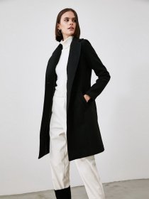 Пальто Trendyol модель TWOAW21KB0016/Siyah Фото