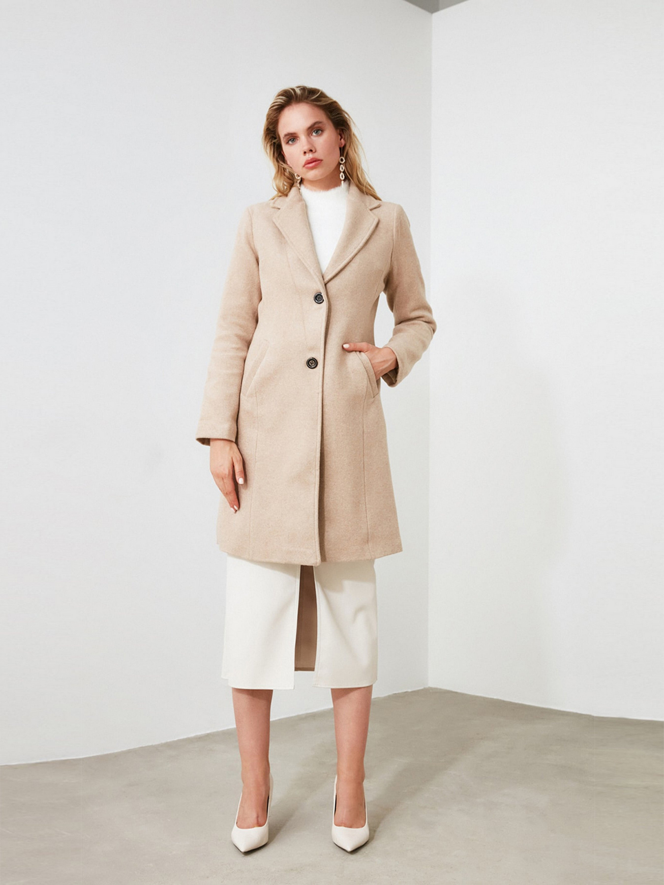 Пальто Trendyol модель TWOAW21KB0016/Tas Фото