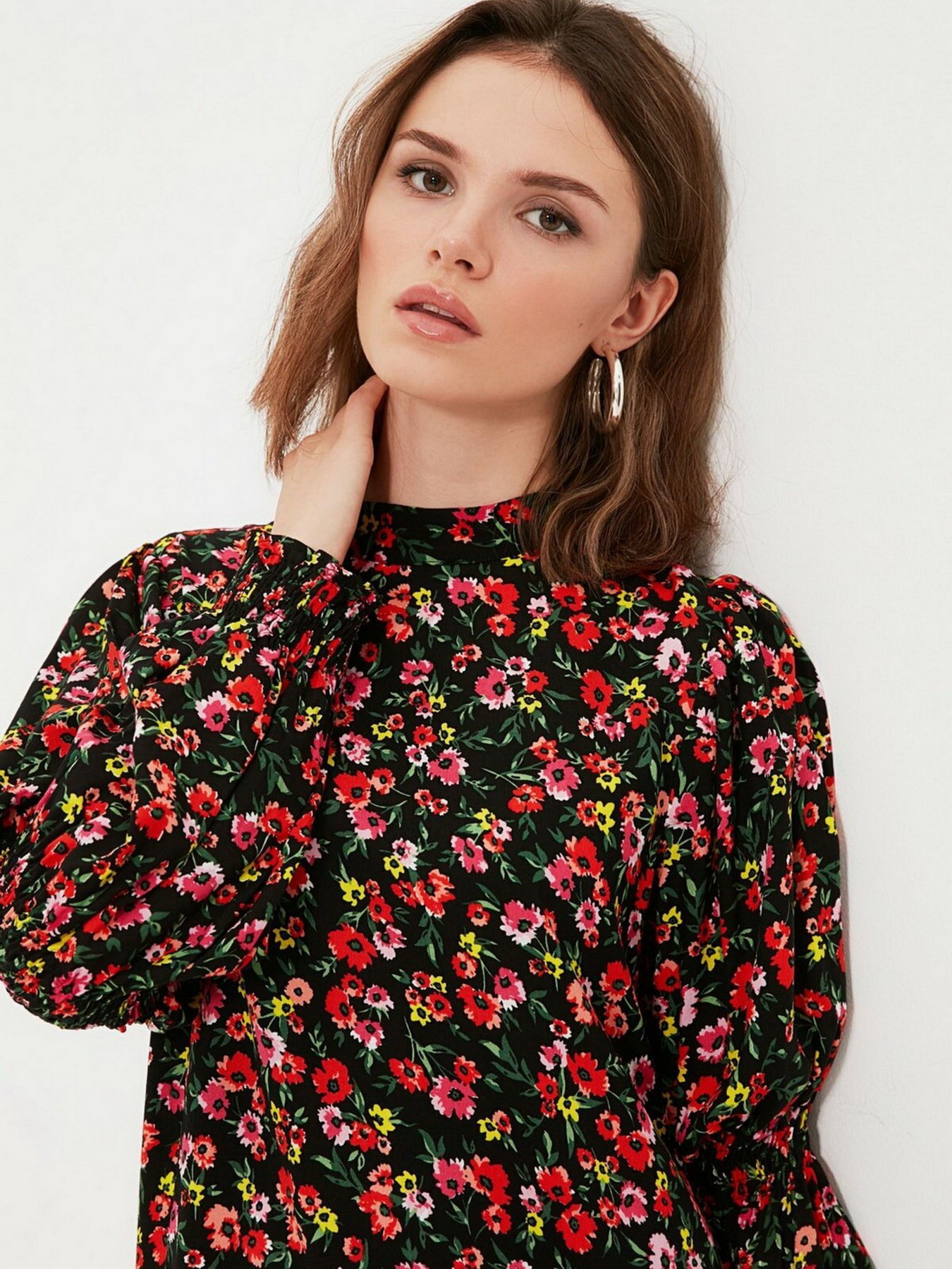 Платье мини Trendyol модель TWOAW22EL0831/Cok Renkli Фото