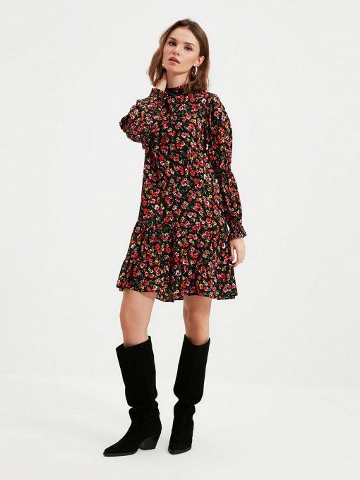 Платье мини Trendyol модель TWOAW22EL0831/Cok Renkli Фото