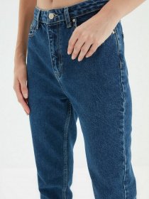Джинсы мом Trendyol Mom модель TWOAW22JE0364/Mavi Фото