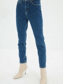 Джинсы мом Trendyol Mom модель TWOAW22JE0364/Mavi Фото