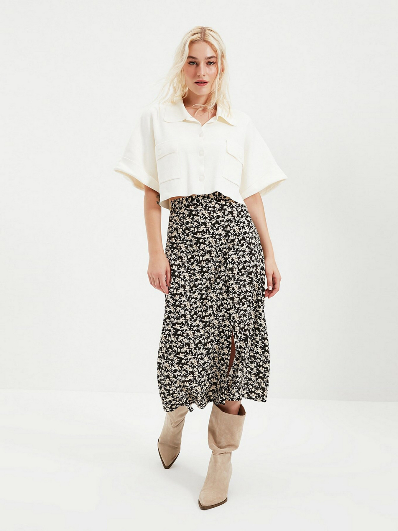 Юбка миди Trendyol модель TWOSS20ET0230/Siyah Фото