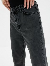 Джинси мом Trendyol Mom модель TWOSS20JE0164/Antrasit Фото