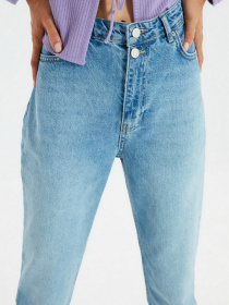 Джинси мом Trendyol Mom модель TWOSS21JE0153/Mavi Фото