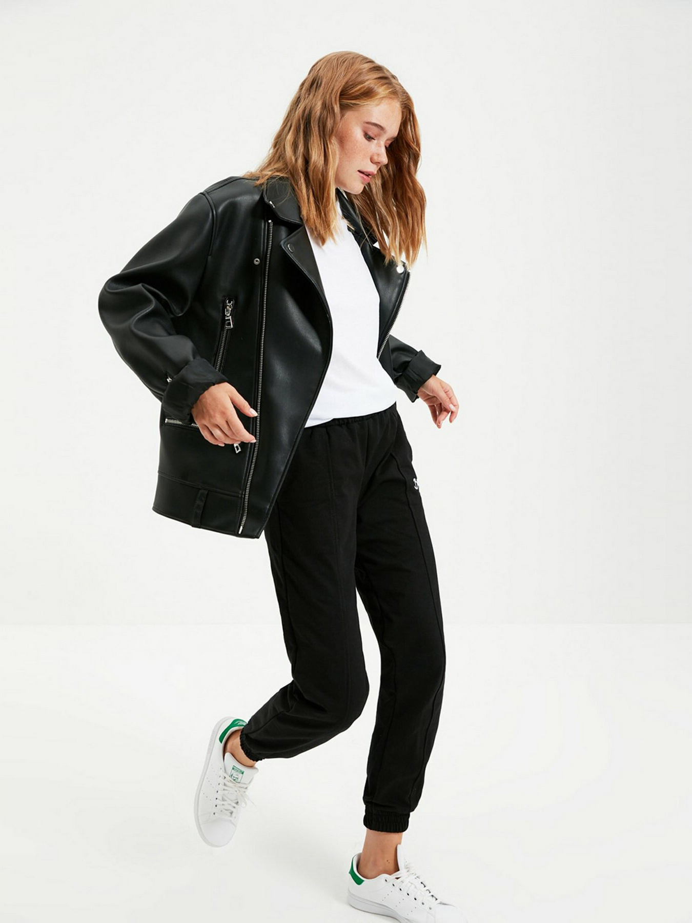 Штаны спортивные Trendyol модель TWOAW21EA0049/Siyah Фото