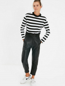 Лонгслів Trendyol модель TWOAW21TS0006/Siyah Фото