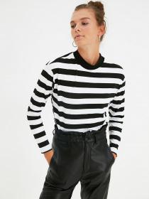 Лонгслів Trendyol модель TWOAW21TS0006/Siyah Фото