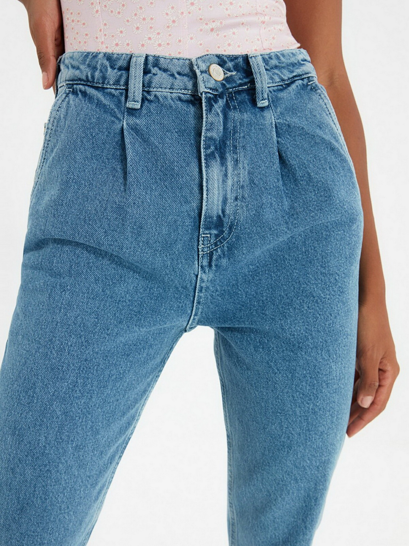 Джинси мом Trendyol Mom модель TWOAW22JE0178/Mavi Фото