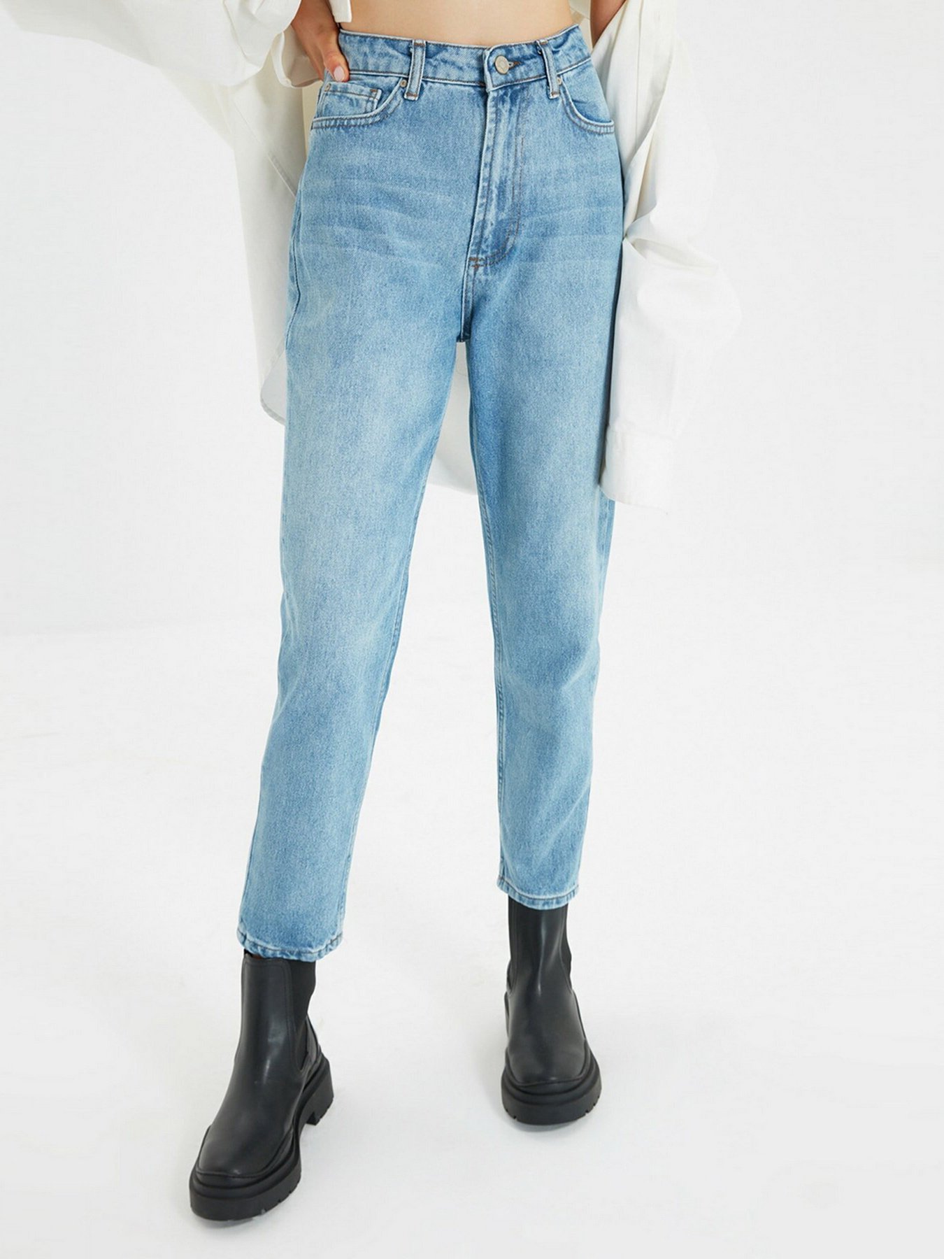 Джинси мом Trendyol Mom модель TWOSS20JE0099/Mavi Фото