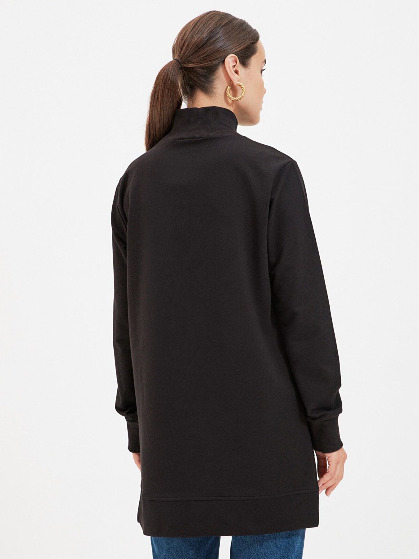 Свитшот Trendyol модель TCTAW22TW0030/Siyah Свитшот Trendyol модель TCTAW22TW0030/Siyah Фото