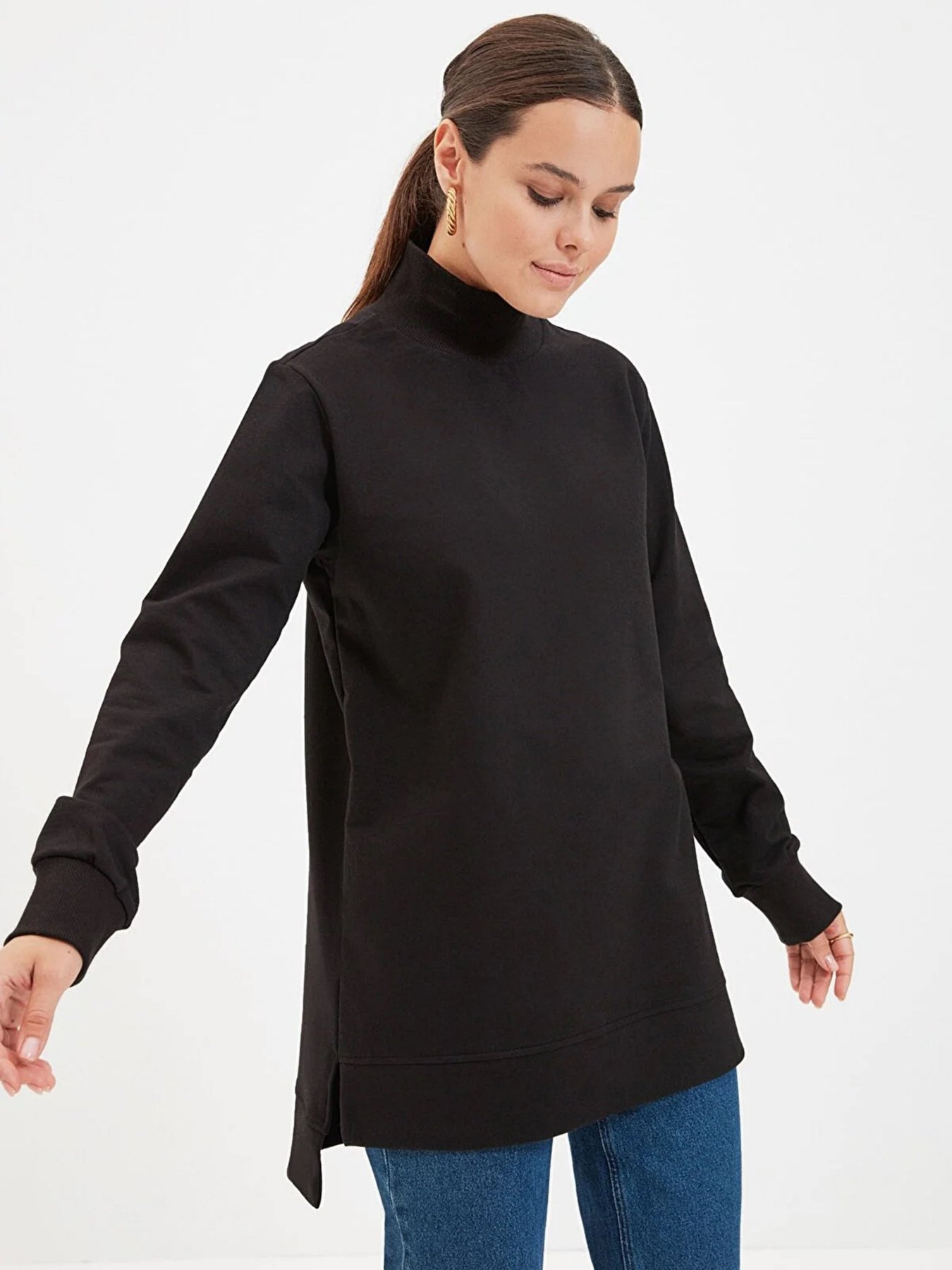 Свитшот Trendyol модель TCTAW22TW0030/Siyah Свитшот Trendyol модель TCTAW22TW0030/Siyah Фото