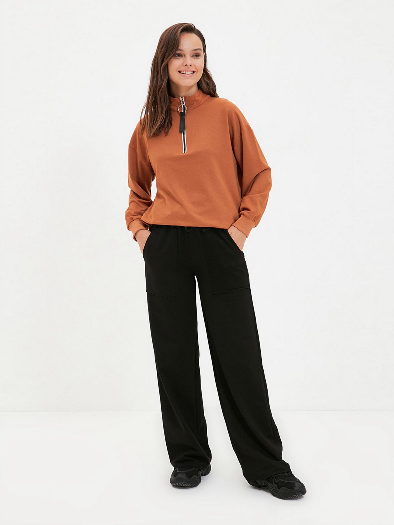 Штаны спортивные Trendyol модель TCTAW22EI0019/Siyah Фото