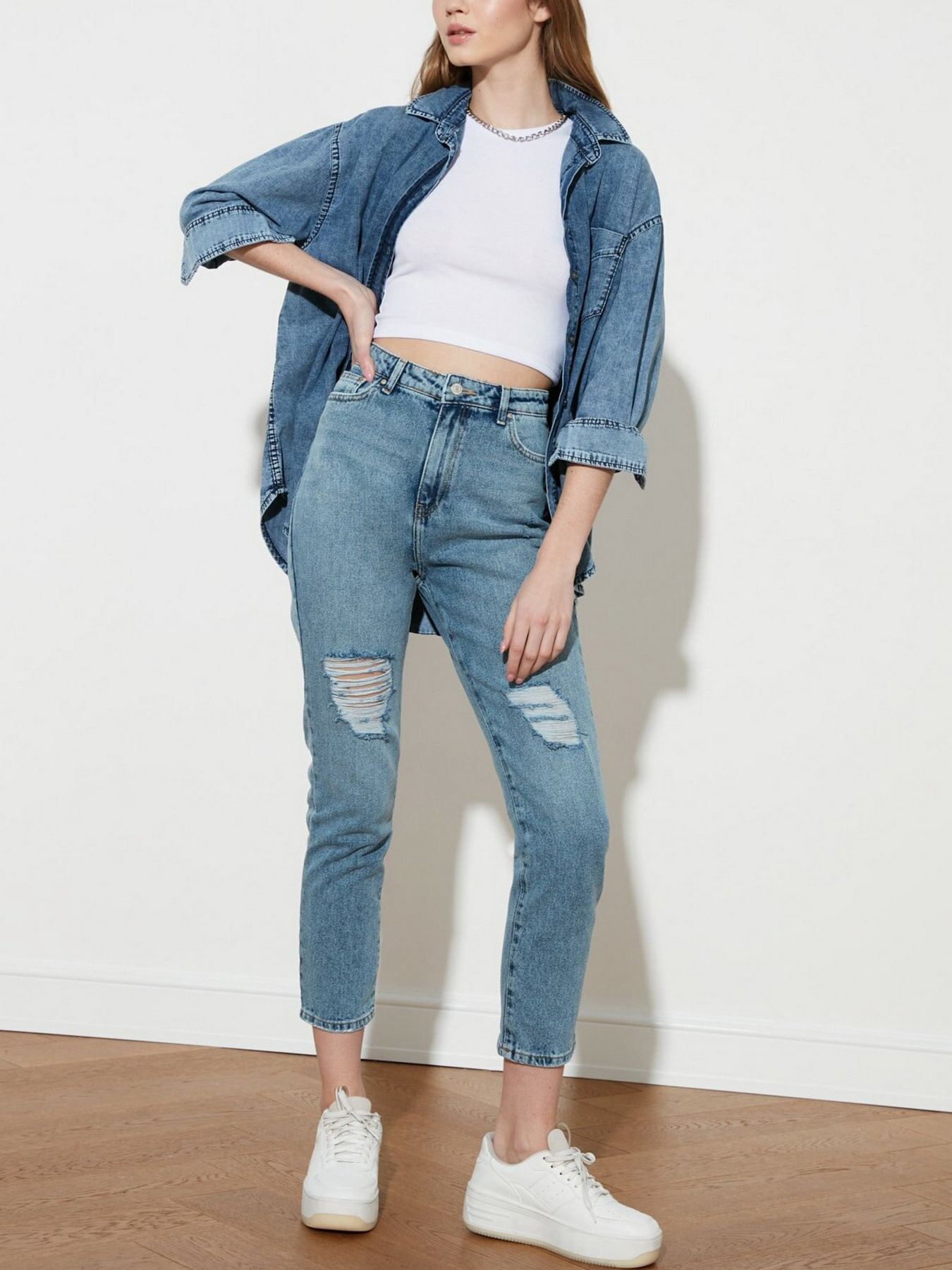 Джинси мом Trendyol Mom модель TWOSS20JE0180/Mavi Фото