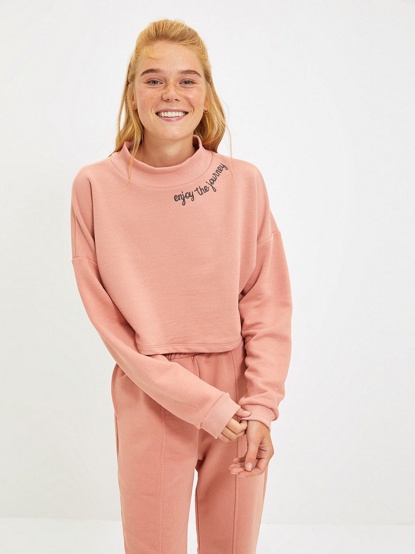 Спортивный костюм Trendyol модель TWOAW21AU0011/Gul Kurusu Фото