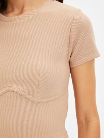 Футболки и поло Trendyol модель TWOAW21BZ0638/Camel Футболки и поло Trendyol модель TWOAW21BZ0638/Camel Фото