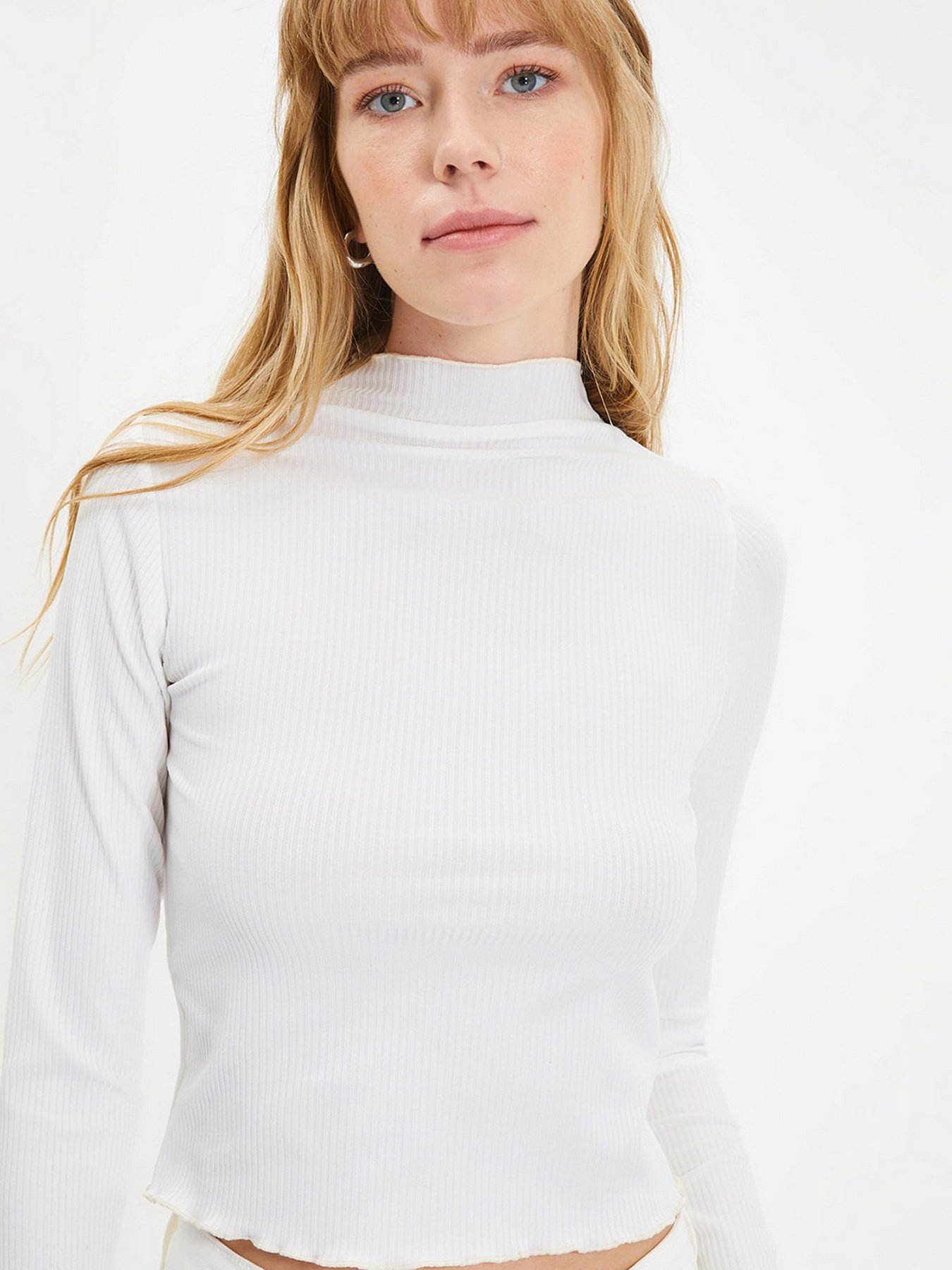 Лонгслив Trendyol модель TWOAW21BZ0905/Ekru Фото