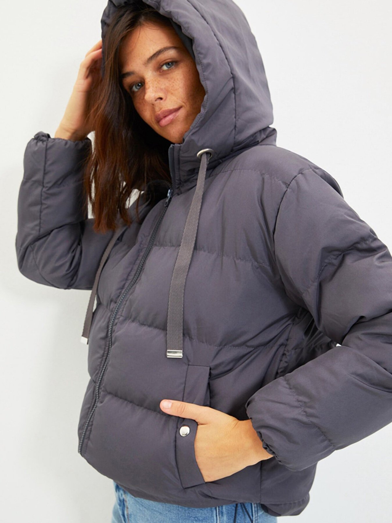 Пуховик Trendyol модель TWOAW21MO0022/Antrasit Фото