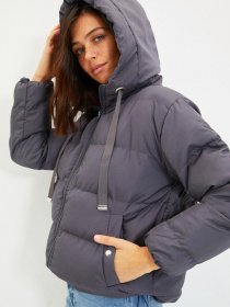 Пуховик Trendyol модель TWOAW21MO0022/Antrasit Фото