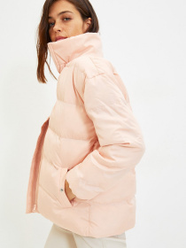 Пуховик Trendyol модель TWOAW21MO0045/Pudra Пуховик Trendyol модель TWOAW21MO0045/Pudra Фото
