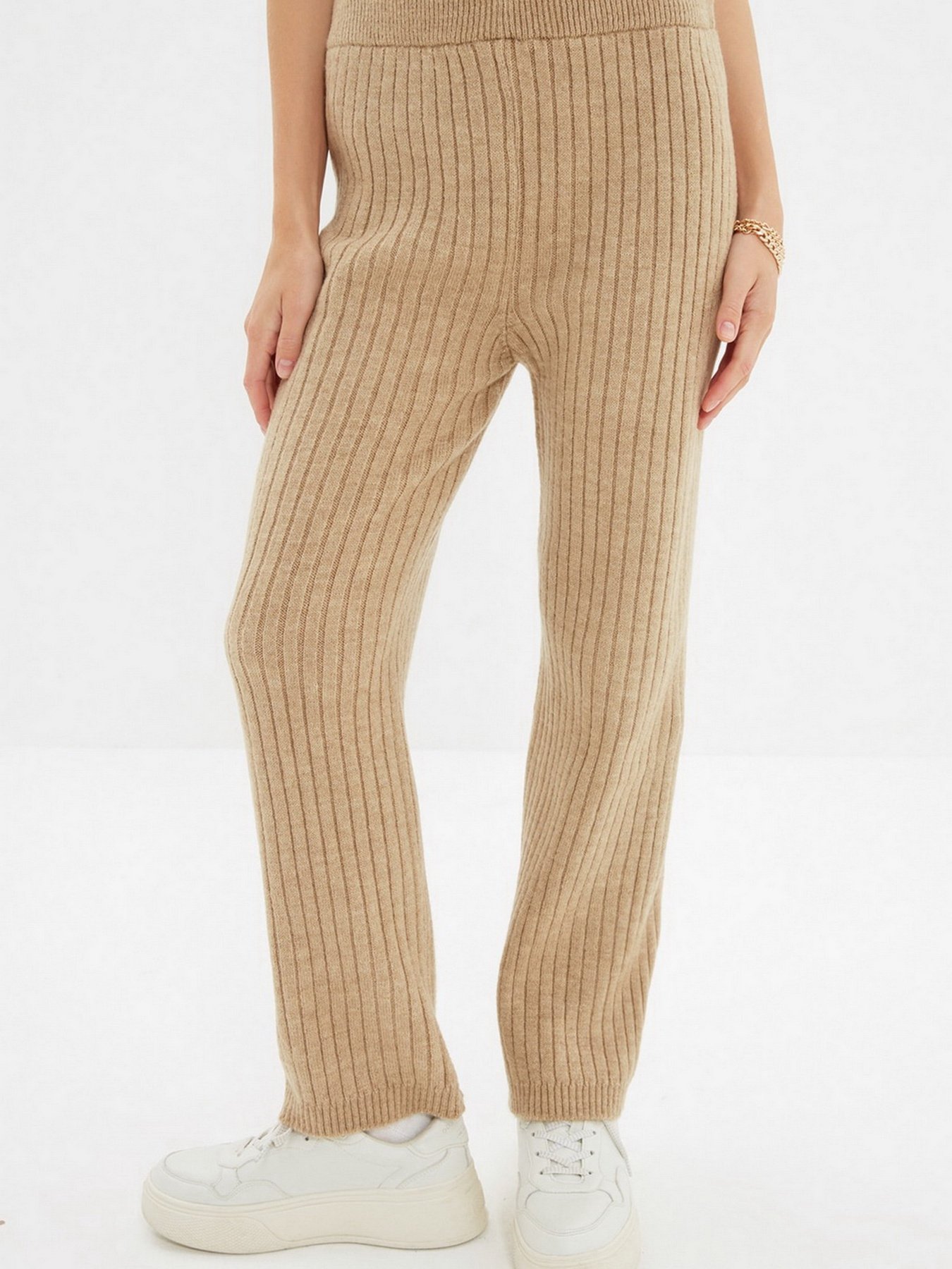 Повседневный костюм Trendyol модель TWOAW22AU0101/Camel Повседневный костюм Trendyol модель TWOAW22AU0101/Camel Фото