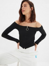 Топ Trendyol модель TWOAW22BZ0533/Siyah Фото