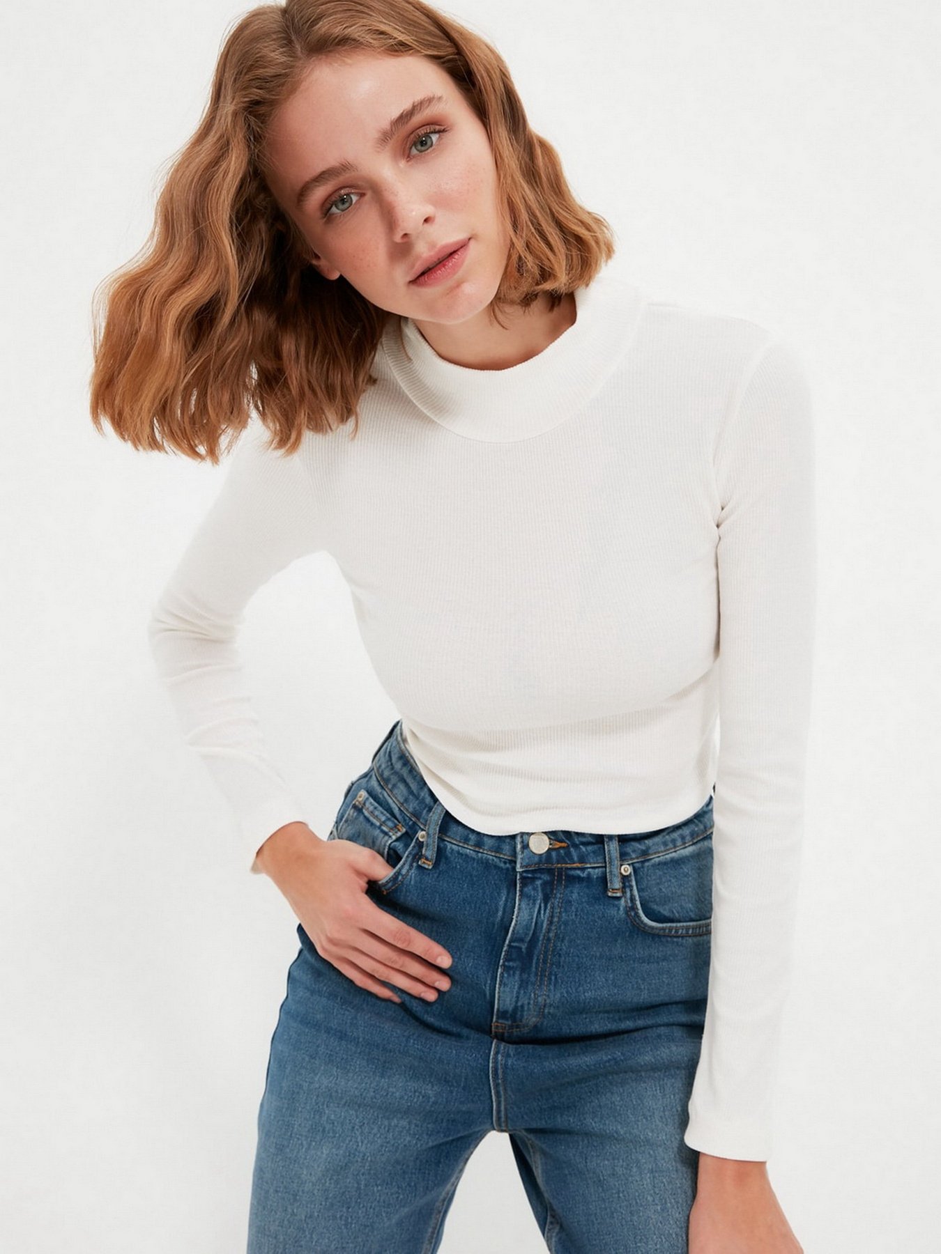 Джемпер Trendyol модель TWOAW22BZ0982/Ekru Джемпер Trendyol модель TWOAW22BZ0982/Ekru Фото