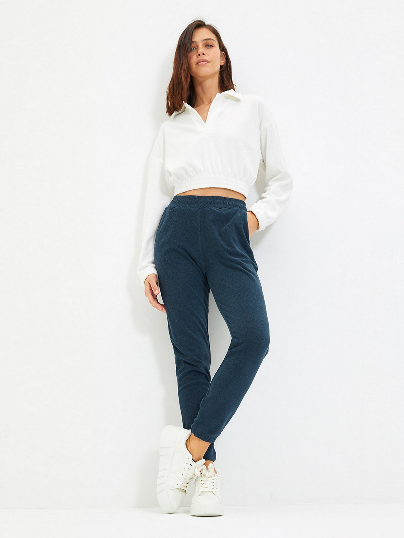 Спортивні штани Trendyol модель TWOAW22EA0314/Lacivert Фото