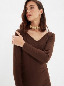 Платье миди Trendyol модель TWOAW22EL0439/Koyu Kahverengi Фото