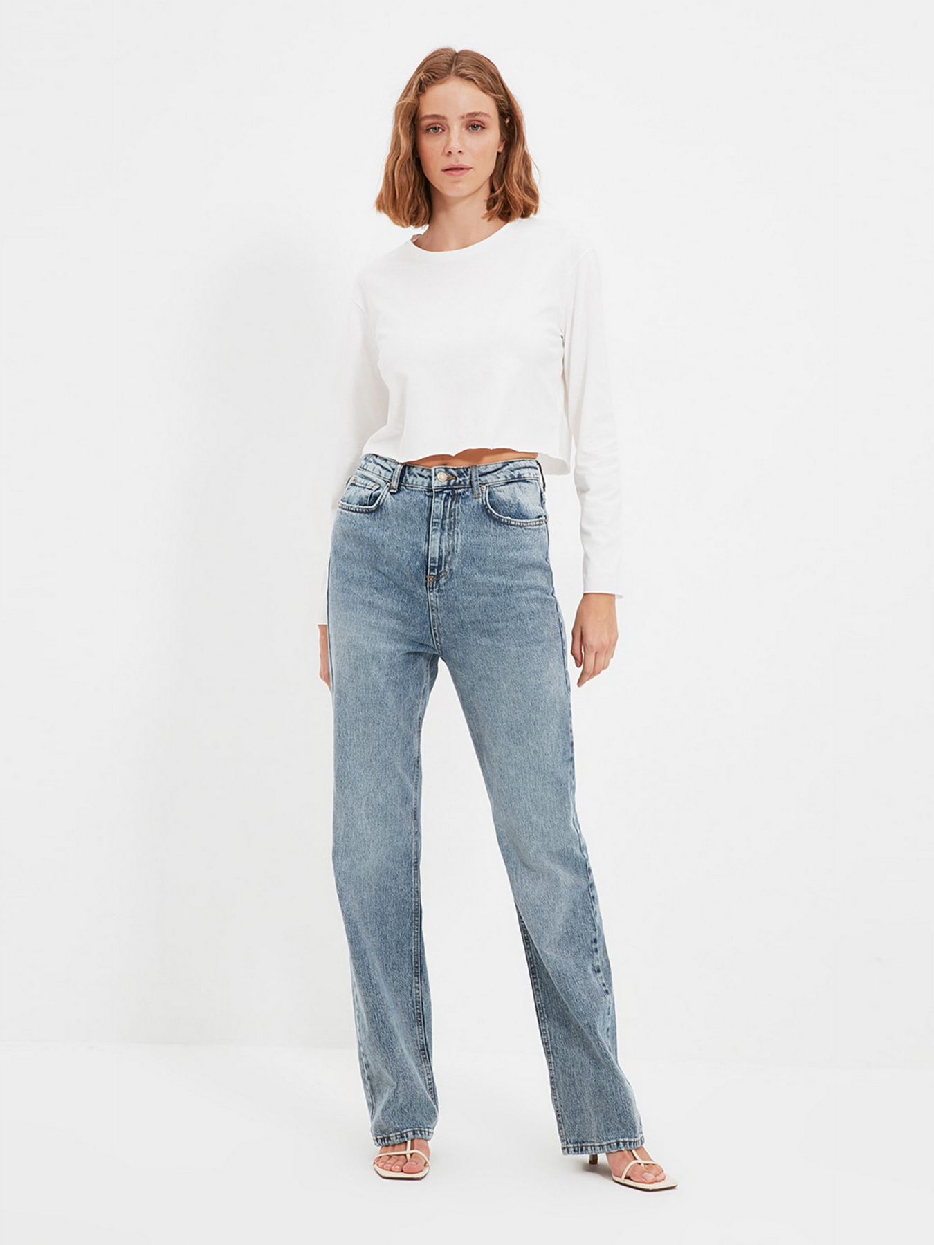 Прямые джинсы Trendyol Wide Leg модель TWOAW22JE0907/Mavi Фото