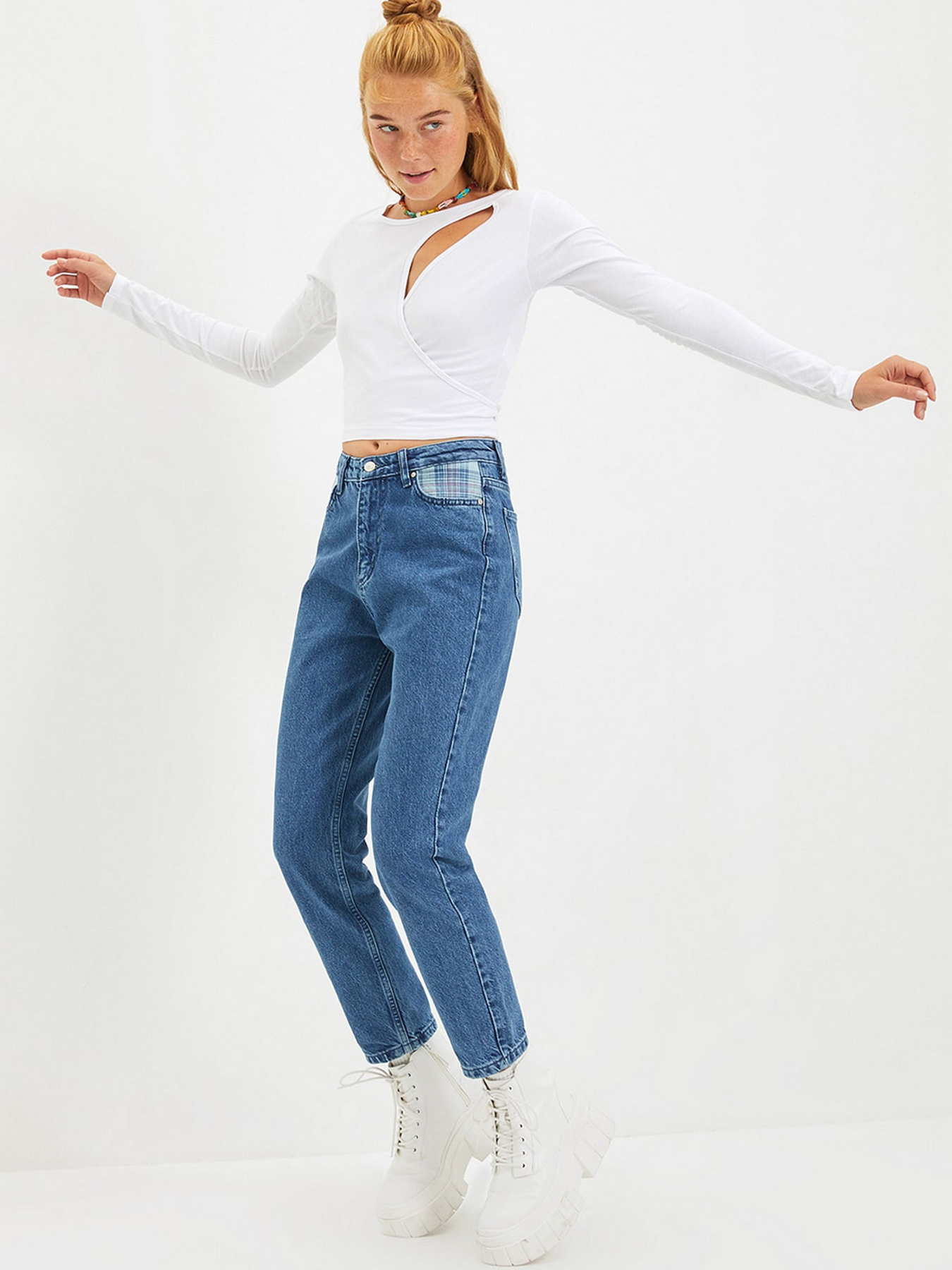 Джинси мом Trendyol Mom модель TWOAW22JE0972/Mavi Фото