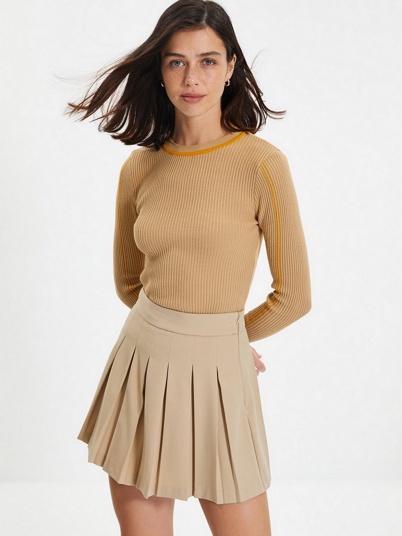 Лонгслів Trendyol модель TWOAW22KZ1518/Camel Фото