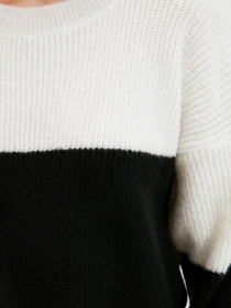 Свитер Trendyol модель TWOAW22KZ1521/Ekru Фото