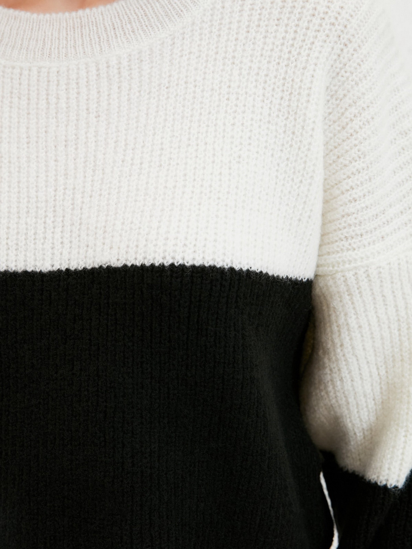 Свитер Trendyol модель TWOAW22KZ1521/Ekru Свитер Trendyol модель TWOAW22KZ1521/Ekru Фото