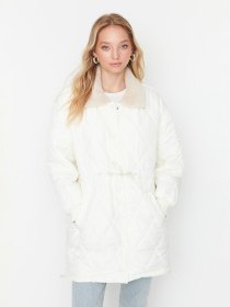 Демісезонна куртка Trendyol модель TWOAW22MO0011/Ekru Фото