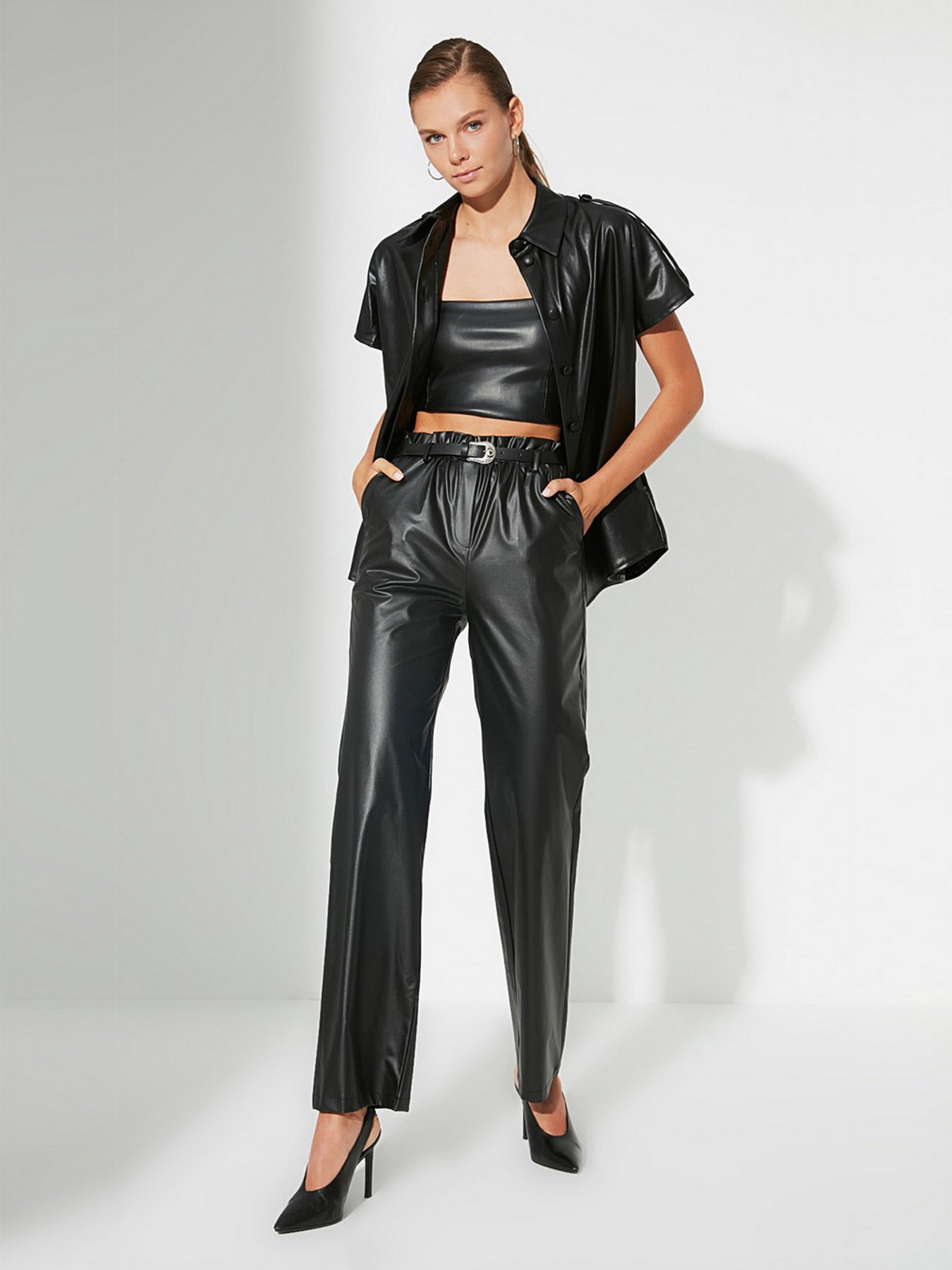 Повсякденні штани Trendyol модель TWOAW22PL0008/Siyah Повсякденні штани Trendyol модель TWOAW22PL0008/Siyah Фото